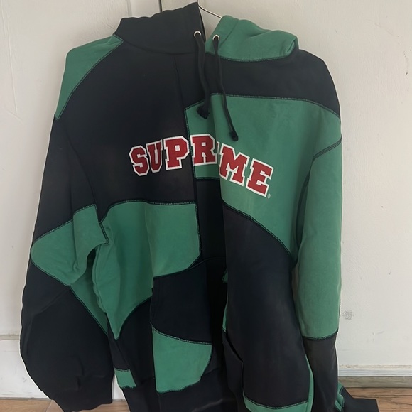 I am selling this high-end supreme hoodie for less than the original price. - Picture 3 of 4